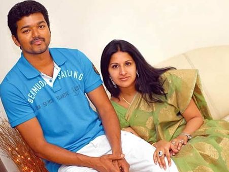 விஜய்- சங்கீதா... திருமண வாழ்க்கையில் 15 ஆண்டுகள்!