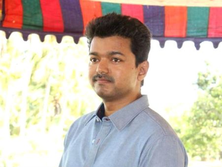 கத்தி: முதல்வரை சந்திக்க விஜய் முயற்சி - தயங்கும் விஐபிக்கள்