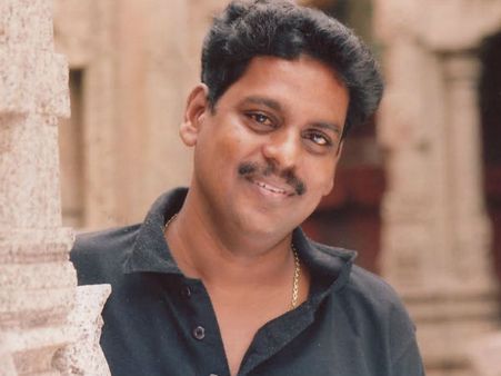 கொடைக்கானல் மலையில் குந்திக் கொண்டு கபிலன் எழுதிய 