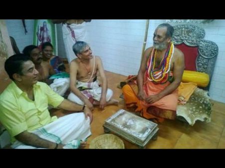 விபூதி பூசி படத்தில் இருப்பது கமல் அல்ல, சுயம்புலிங்கம்