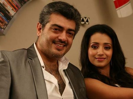 நைட்ஷோ பார்க்க த்ரிஷாவுடன் தியேட்டருக்கு சென்ற அஜீத்