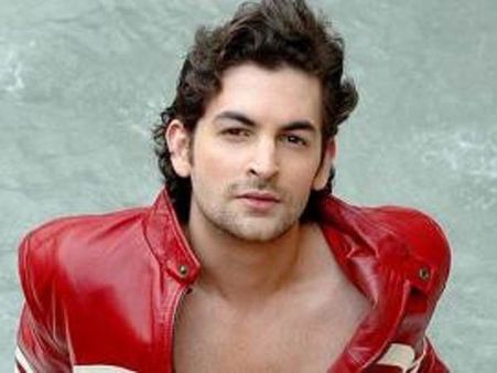 கத்தி படத்தில் சொந்த குரலில் டப்பிங் பேசிய பாலிவுட் நடிகர்