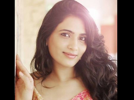 சதானந்த கவுடாவின் மகனை போலீசாரே காப்பாற்ற நினைக்கிறார்களா?: நடிகை மைத்ரியா