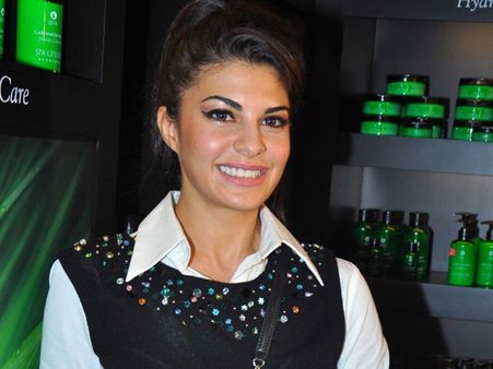 தனது டிரைவரின் மகளின் 'ஹனிமூன்' செலவை ஏற்ற நடிகை ஜாக்குலின் பெர்ணான்டஸ்