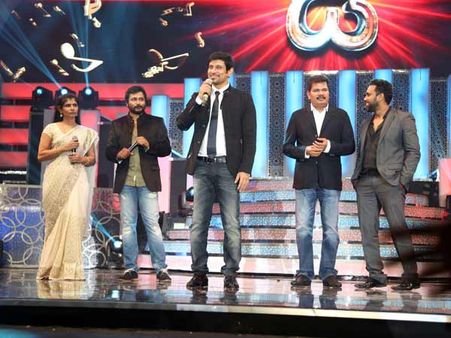 பதினைந்து கோடி செலவழிக்கப்பட்ட விழா பைசா பெறாம போச்சே!- கோலிவுட் கமெண்ட்