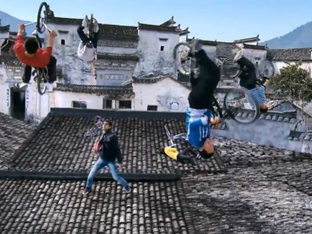 இணையதள விமர்சகரை மிரட்டினாரா ஆஸ்கார் ரவிச்சந்திரன்?