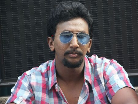 அம்புலியைத் தொடர்ந்து ஆ-வில் நாயகன் வாய்ப்பு பெற்ற கோகுல்