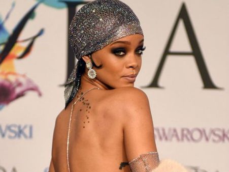 ரிஹான்னாவுக்கும் சிக்கல்... இணையத்தில் கசிந்தது அவரது நிர்வாணப் படங்கள்!