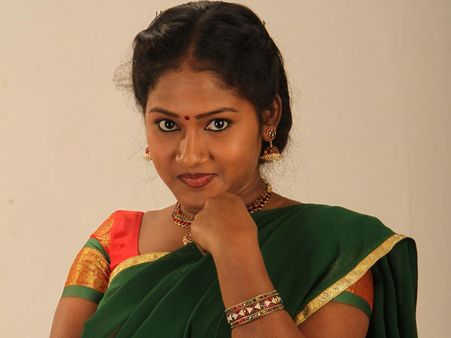 திருமணத்திற்குப் பின்னும் நடிப்பார்... காதல் திருமணம் செய்து கொண்ட நடிகை அபினிதாவின் தாயார் தகவல்