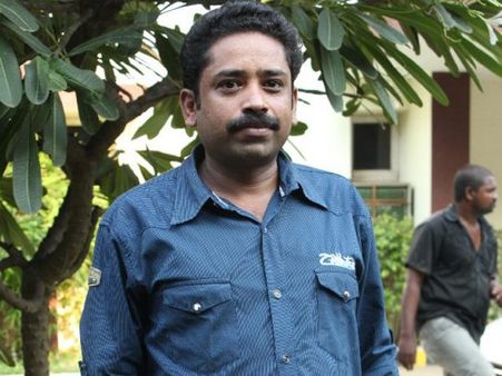 நிருபர்கள் வெளியில் நிற்கிறார்களே... இயக்குநர் சீனு ராமசாமி வேதனை