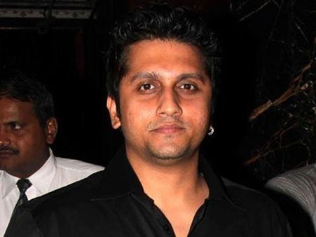 'ஏக் வில்லன்' ஹிட்: இயக்குனருக்கு ரேஞ்ச் ரோவர் காரை பரிசளித்த ஏக்தா கபூர்