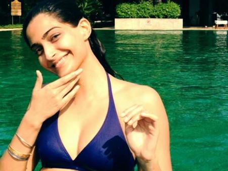 தீபிகாவை பிறர் மதிக்க வேண்டுமானால் முதலில் அவர் அவரை மதிக்கட்டும்: சோனம் கபூர்