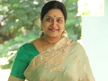 காலையில் சந்திப்பு, மாலையில் திருமணம்... - எந்த சினிமாவிலும் பார்க்காதது நடிகை துளசியின் கதை!