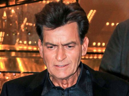 போதையில் பல் மருத்துவரை கத்தியால் குத்த வந்த ஹாலிவுட் நடிகர் சார்லி ஷீன்