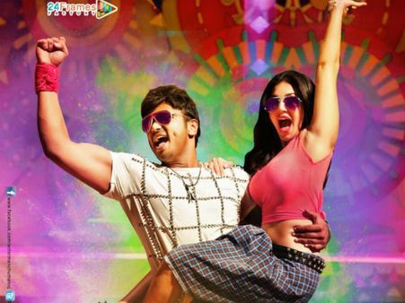 சன்னியின் இந்தப் பாடலைப் பார்த்து எத்தனை தேவதாஸ்களின் மனசு 'பிரேக்' ஆகப் போகிறதோ....!