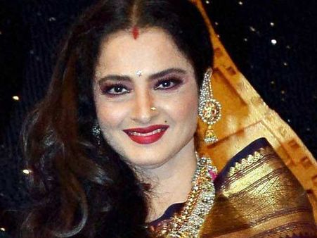 ரேகாவுக்கு இன்று 60 வயது: ஆனாலும் அழகு தேவதை...