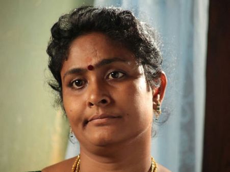 சிவகார்த்திகேயன் கொடுத்த வாட்ச்... மம்மி நடிகை மகிழ்ச்சி