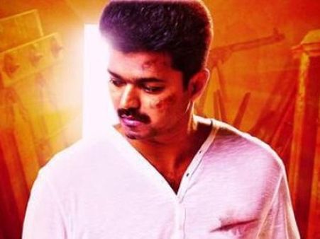 கத்தி பட திருட்டு விசிடி.. ரசிகர்கள் ரெய்ட்... போலீசில் புகார்!