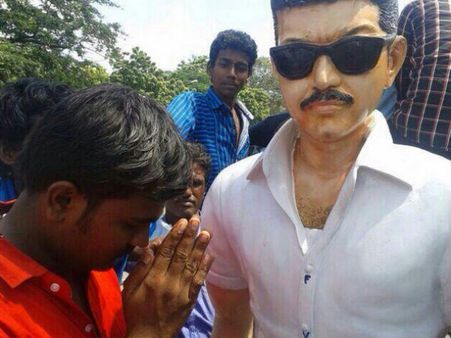 'விஷ்வா பாய்' சிலை: விஜய் என்ன சொல்லப் போகிறார்?