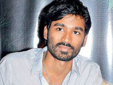 சூப்பர் ஸ்டார், தல, தளபதி: யாரையும் விட்டு வைக்காத தனுஷ்