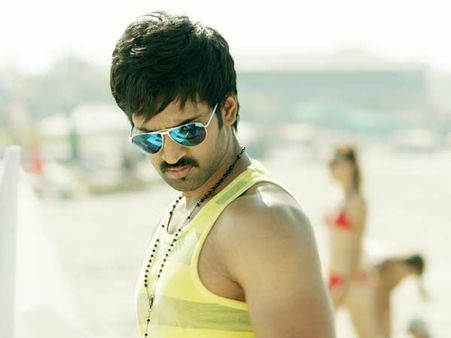 தந்தை தயாரிப்பில் அண்ணனின் இயக்கத்தில் ஆதி நடிக்கும் படம் 'யாகாவாராயினும் நா காக்க'!