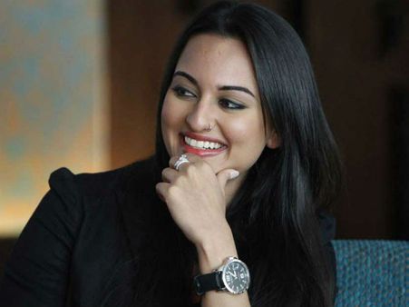 என் வாழ்க்கையையே மாற்றிவிட்டது ரஜினி அறிவுரை! - சோனாக்ஷி