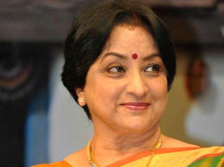 தற்போதைய ஹீரோக்கள் அழகாகவே இல்லை: மாஜி ஹீரோயின் கருத்தை ஏற்க மறுக்கும் லட்சுமி