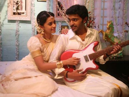 கொடைக்கானலில் விக்ரம் பிரபு – ஸ்ரீதிவ்யாவின் 'முதலிரவுப் பாட்டு'