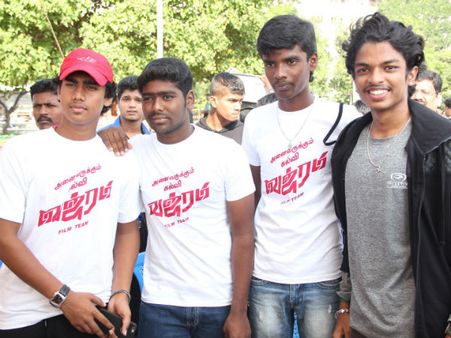 ‘காற்று புகாத இடத்திலும் கல்வியை புகுத்துவோம்’... வஜ்ரம் குழு நடத்திய விழிப்புணர்வு மராத்தான்!