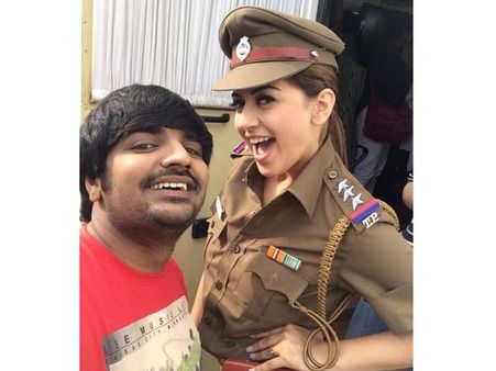 சுந்தர் சி.க்காக காக்கிச் சட்டை போட்ட ஹன்சிகா