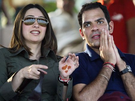 முன்னாள் கணவருடன் இணைந்து மகளின் நடனத்தை ரசித்த கரீஷ்மா கபூர்