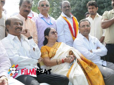 ராஜ்குமார் இறந்த ஆண்டை மாற்றி பேசிய ரஜினிகாந்த்! நினைவு மண்டப திறப்பு விழாவில் பரபரப்பு