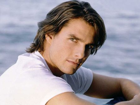 மகள் வயது உதவியாளருடன் ஹாலிவுட் நடிகர் டாம் க்ரூஸுக்கு காதல்?