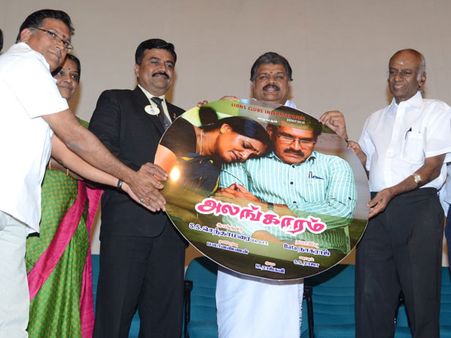 புற்றுநோய் விழிப்புணர்வு குறும்படம் 'அலங்காரம்'.. ஜிகே வாசன் வெளியிட்டார்!