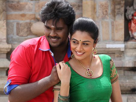 பட்டாயா பீச்சில் சாமுராய் வாள்சண்டை போட்ட விஜயகாந்த் மகன் சண்முகபாண்டியன்!