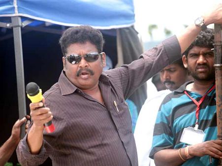 சூப்பர் மேன், எக்ஸ்மேன், ஸ்பைடர்மேன் பண்றதை எங்க ரஜினி பண்ணக்கூடாதா?- கேஎஸ் ரவிக்குமார்