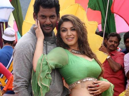 திருட்டு விசிடிக்காக தெருவில் இறங்கி தட்டிக் கேட்ட முதல் ஆம்பள விஷால்தான்!- தயாரிப்பாளர் பேச்சு