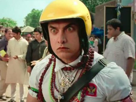 அகமதாபாத், போபாலில் பீகே படத்தை வெளியிட்ட தியேட்டர்கள் மீது தாக்குதல்