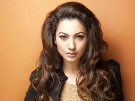 நடிகை கவ்ஹர் தான் பணம் கொடுத்து அவரை அறையச் சொன்னார்: மாலிக் பேட்டி