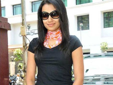 திரிஷாவுக்கு வருண்மணியன் கொடுக்கப் போகும் நிச்சயதார்த்த பரிசு என்ன தெரியுமா?