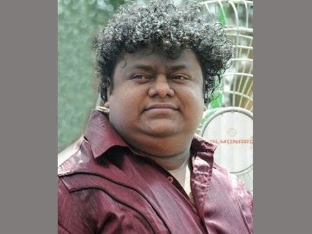 இசையமைப்பாளர் சக்ரி விஷம் கொடுத்து கொலை?: தாய், மனைவி ஒருவர் மீது ஒருவர் சரமாரி புகார்