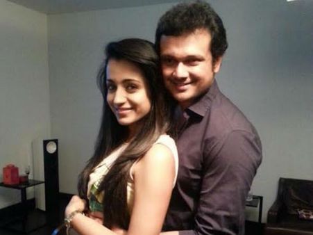 மாங்கல்யம் தந்துனானே.. ஏரோப்ளேனில் கேக்குதே.. பறக்கும் விமானத்தில் திரிஷாவின் கல்யாணம்?