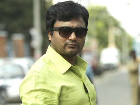 ஹீரோ வில்லனாகிறார் ... வில்லன் ஹீரோவாகிறார்.. இது உறுமீன் 'கதை'!