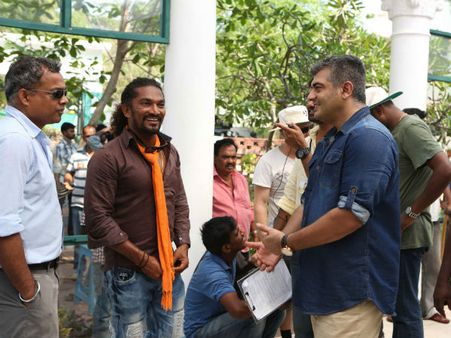 ரிஸ்க் எடுத்து நமக்கு பீதியை கிளப்புவார் 'தல'! - ‘ஸ்டண்ட்’ சில்வா