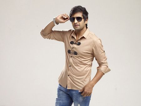 ஒரு காலத்தில் பரபரப்பான ஹீரோயின்களுடன் அடுத்தடுத்து இணையும் சந்தானம்...