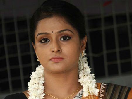 தமிழில் இசைக் கச்சேரி நடத்த ஆசைப்படும் ரம்யா நம்பீசன்