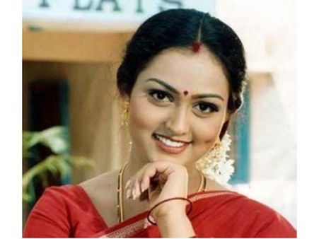 கணையம் பாதிப்பு... நடிகை விந்தியா மருத்துவமனையில் அனுமதி!