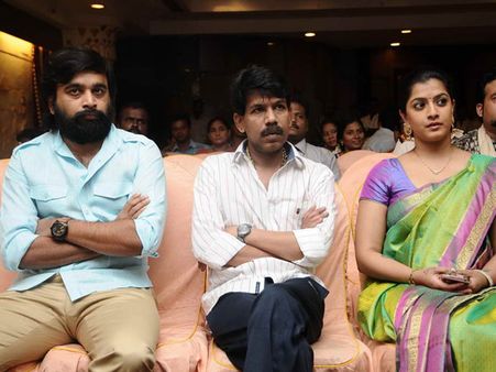 தாரை தப்பட்டையில் சசிகுமாருக்கு 7 கெட்டப்புகளாம்