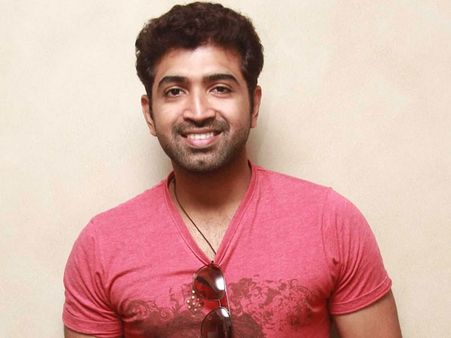 ஹீரோ அஜீத்தை அடுத்து திருப்பதி ஏழுமலையானை தரிசித்த வில்லன் விஜய்