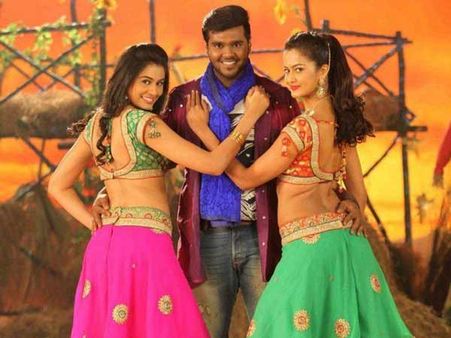 சகாப்தம் ட்ரைலர் பாத்தீங்களா... தேறுவாரா கேப்டன் மகன்?